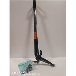 FISKARS WEED PULLER SOME ASSEMBLY REQUIRED