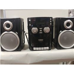 PORTABLE CD PLAYER WITH AM/FM STEREO RADIO