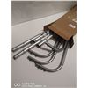 Image 2 : 4 ROD STAINLESS CLOSET OR TOWEL HANGER