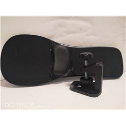 MOUNTABLE MOUSE PAD WITH STRAPS AND CLAMP