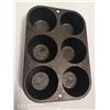 Image 1 : CAST IRON 7.5" X 5.5" MUFFIN PAN.