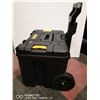 Image 2 : PORTABLE DEWALT TOOL CHEST