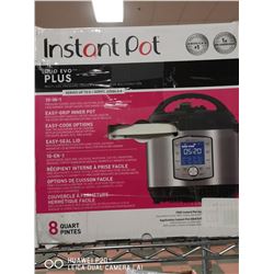 INSTANT POT 8QT PRESSURE COOKER