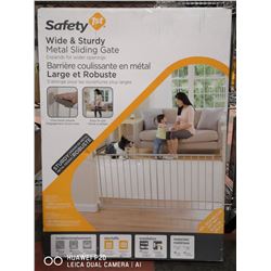 SAFETY 1ST WIDE AND STURDY METAL SLIDING GATE