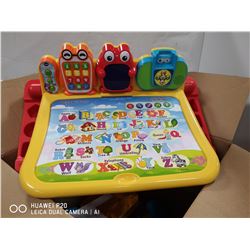 KIDS TOUCH AND LEARN ACTIVITY DESK DELUXE