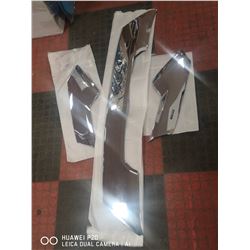 LUND 738096 HOOD DEFENDER CHROME HOOD