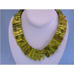 6219 Dyed Shell Necklace