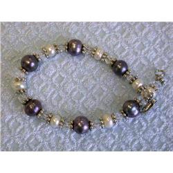 6233 Pearl Bracelet
