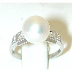 8301 MIKIMOTO Platinum Ring w/ Pearl/ Diamonds