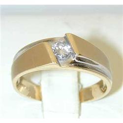 1061 14K Gold Ring w/ Diamond