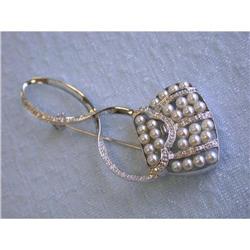 1133 14k White Gold Pin with Pearls and Diamonds