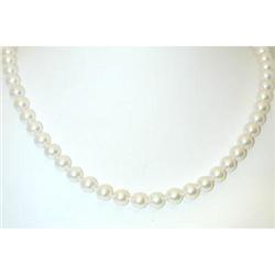 258 MIKIMOTO 18k Gold Pearl Necklace