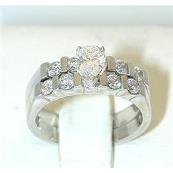 1435 14KW Gold Ring w/ Diamonds