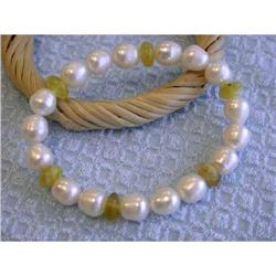 1609 Pearl and Gemstone Bracelet