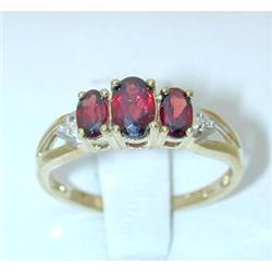 1897 10K Gold Ring w/Created Garnet
