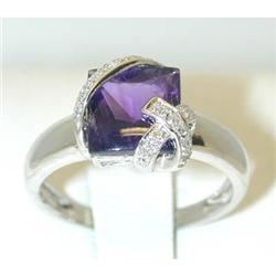 355 14KW Gold Amethyst Ring w/Diamond
