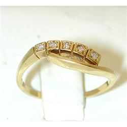5888 18K Gold Diamond Ring