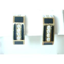 593 18k Gold Enamel Earrings w/Diamond