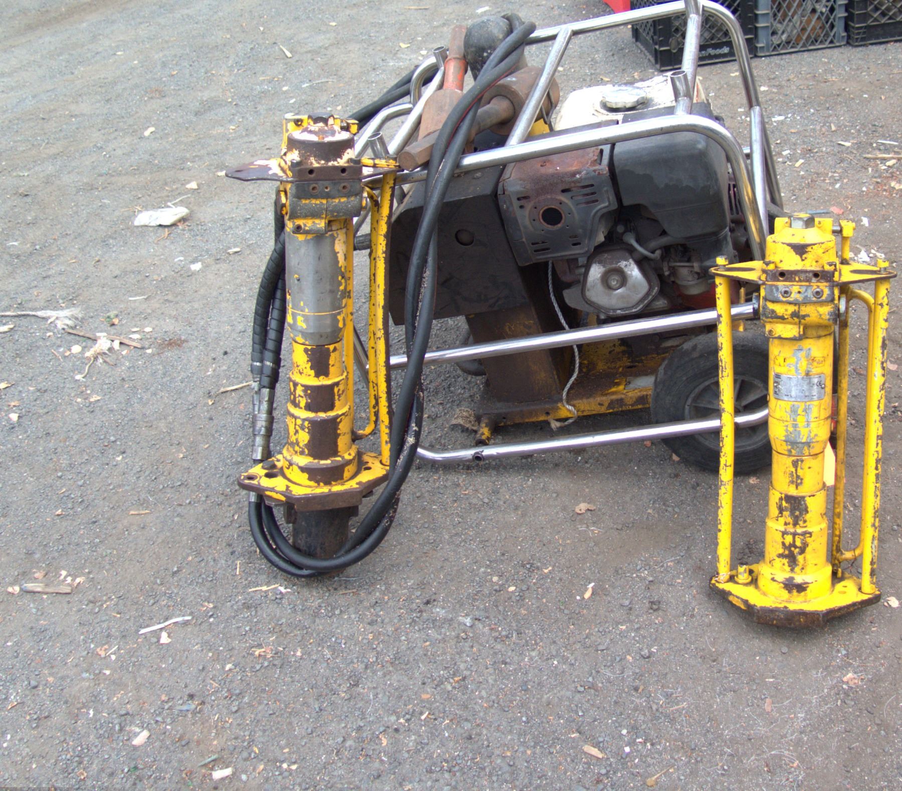 Atlas Copco Power Pack Hydraulic LP 13-30 P & 2 Post Rod Drivers LPD-T