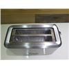 Image 2 : Breville 'A Bit More' 4 Slice Long Slot Toaster Stainless Steel