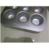 Image 3 : Qty 2 Williams Sonoma Traditional Touch Round Cake Pans & Muffin Tin