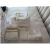 Image 2 : Matouk Marlowe & Misc Towels