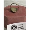 Image 2 : Interesting Stone Set Expandable Ring