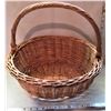 Image 2 : PAIR WICKER HANDLED BASKETS, WHITE PLUSH KITTEN