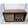 Image 1 : VINTAGE RADIO (WORKS)