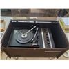 Image 2 : SILVERTONE 1960'S ERA RECORD PLAYER & RADIO -WORKING