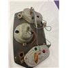 Image 4 : VINTAGE TRUCK SPEEDOMETER + GAUGES