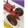 Image 2 : TOY TRACTOR IHC 966