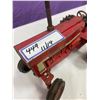 Image 3 : TOY TRACTOR IHC 966