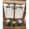 Image 2 : BRASS CHEMIST SCALE IN ORIGINAL WALNUT AND GLASS CASE C/W 5 BRASS WEIGHTS ORIGINAL PATINA- 19-1/2M- 