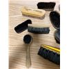 Image 2 : BOX OF 11 SHOE BRUSHES