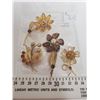 Image 1 : 760.  Lot of floral broaches, gold tone and rhinestone
