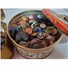 Image 3 : Vintage buttons, 2 tins