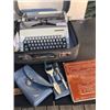 Image 1 : Cavalier speed writer 1960's typewriter with case