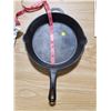 Image 1 : 12" cast iron frypan (maple leaf on bottom)