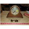 Image 1 : mantle clock w/ key & pendulum (gwo)