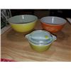 Image 1 : (3) pieces of Pyrex
