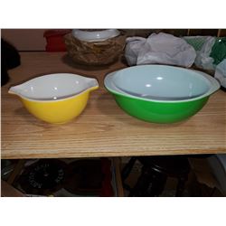 2 Pyrex Bowls - yellow 1/2PT and green 2 Quart