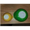 Image 3 : 2 Pyrex Bowls - yellow 1/2PT and green 2 Quart