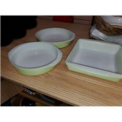 3 Pyrex set - light lime green