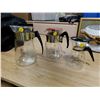 Image 1 : 3 coffee caraffes 1-pyrex, 2-corning