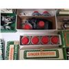 Image 5 : BOX OF SINGER SEWING MACHINE ACCESSORIES