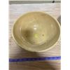 Image 3 : YELLOW PYREX BOWL + MEDELTA BOWL CLAY