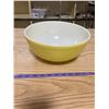 Image 5 : YELLOW PYREX BOWL + MEDELTA BOWL CLAY