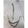 Image 1 : 2 Necklaces (1 Cross Necklace)