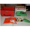 Image 2 : CRYSTAL 'LITTLE QUEEN' SEWING MACHINE IN CASE (UNTESTED)
